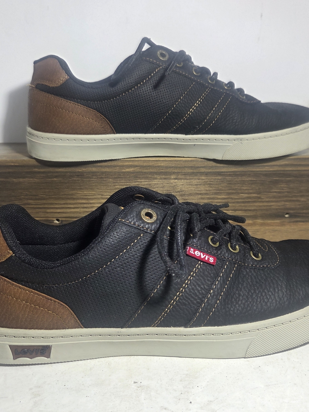 Levi's Men's Size 11 Black & Brown Faux Leather Low Top Casual Sneakers (5195424